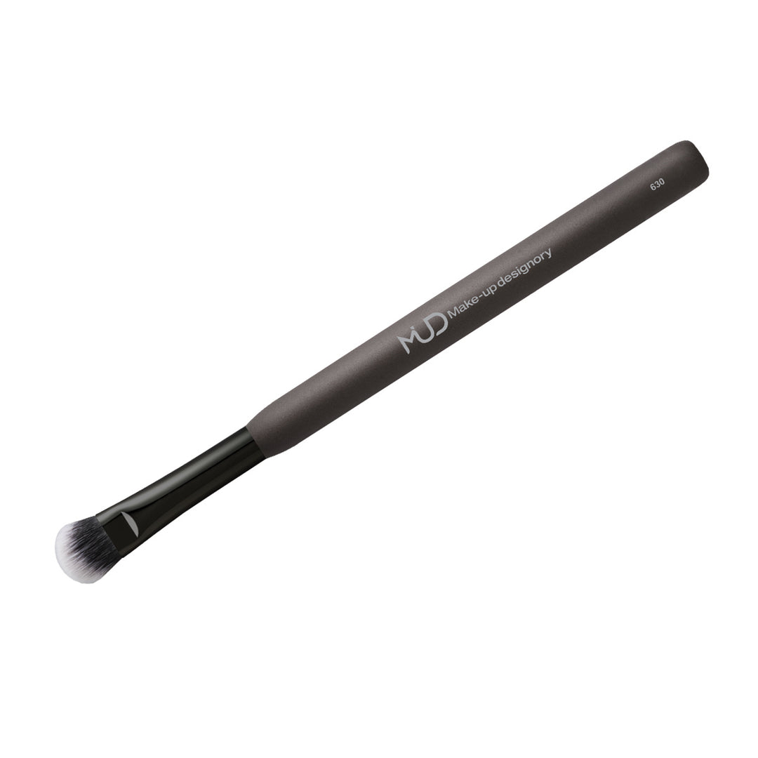 #630 Shadow Fluff Brush